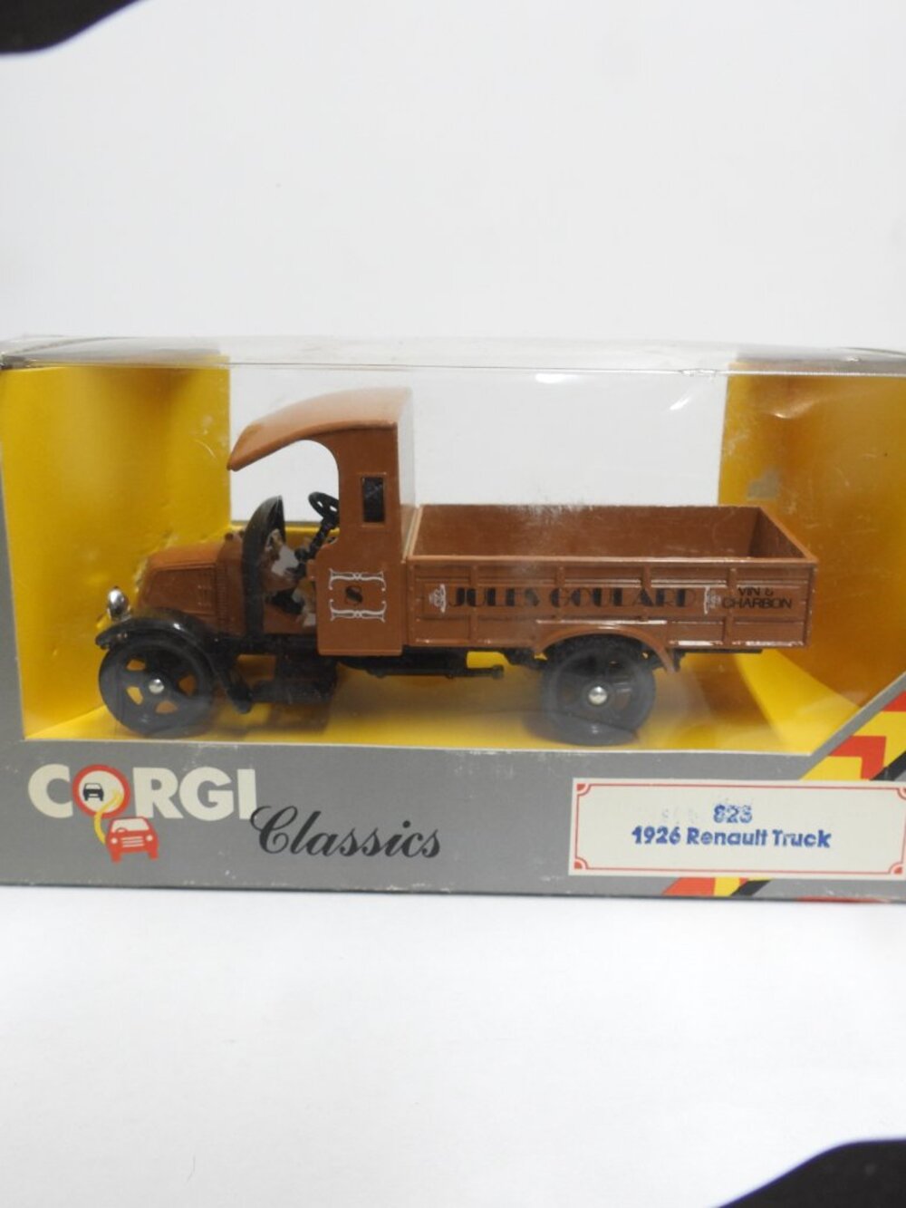 Corgi C823 1926 Renault Truck Jules Goulard Vineyards Truck in Original Package